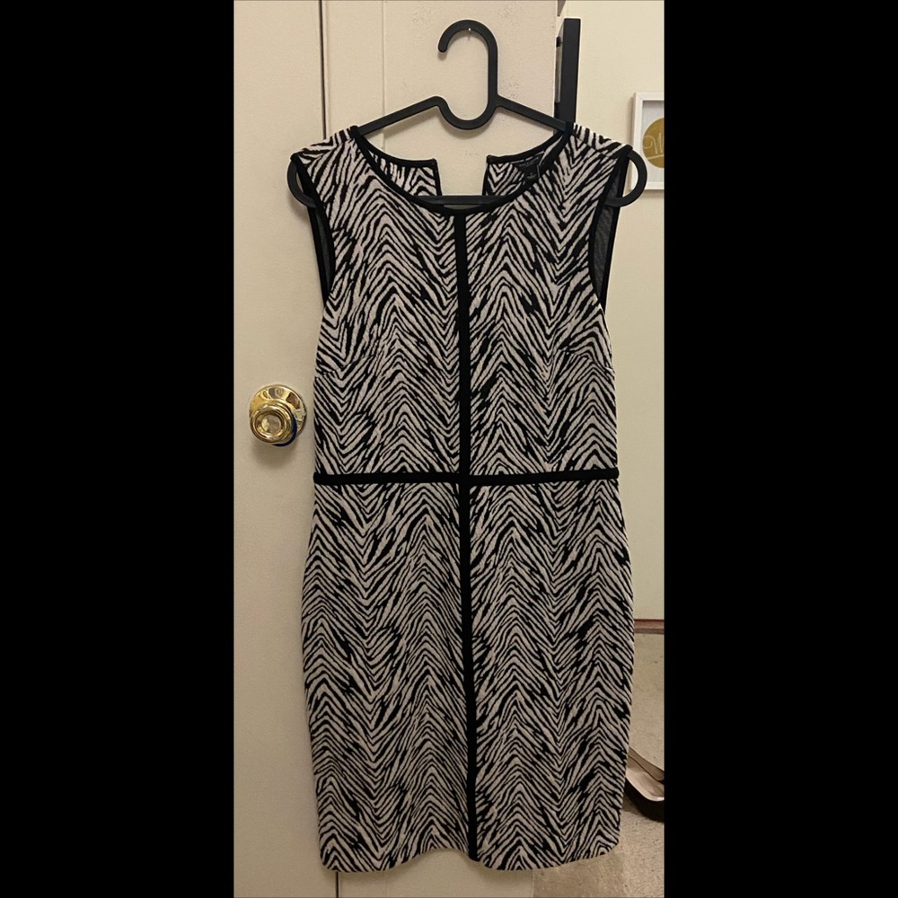 ANN TAYLOR Black and White Printed Dress